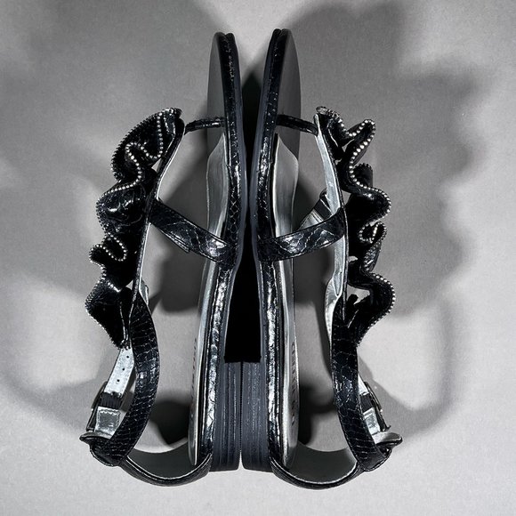 Unlisted A Kenneth Cole Production Black Grape Stomping Thong Sandals Size 6 - Picture 8 of 14